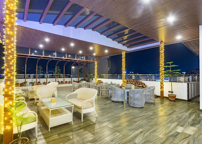 Lo Mustang Hotel 4*