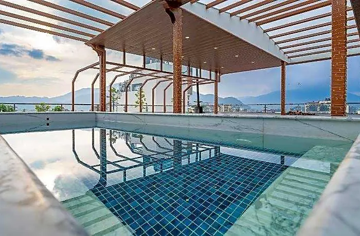 Lo Mustang Hotel 4*
