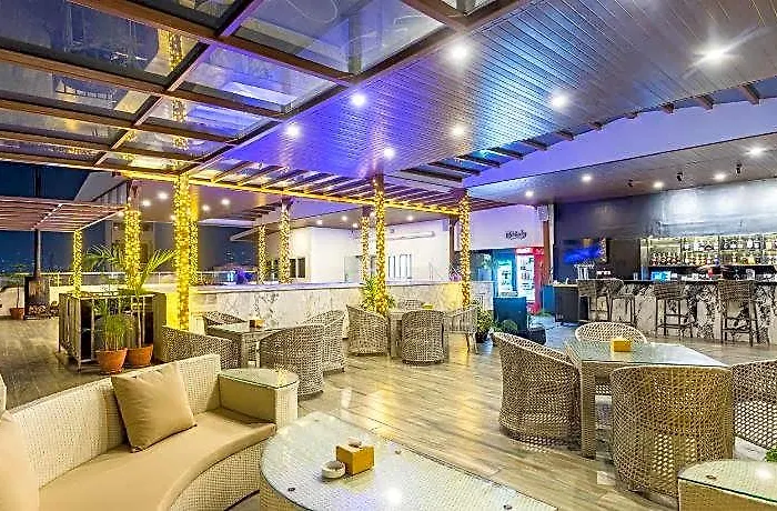 Lo Mustang Hotel