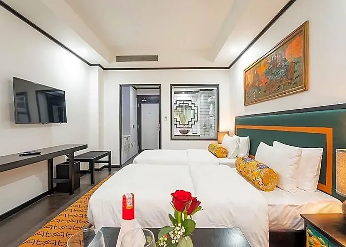 Lo Mustang Hotel 4*