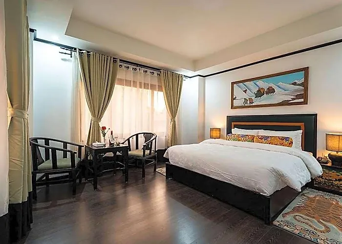 Lo Mustang Hotel