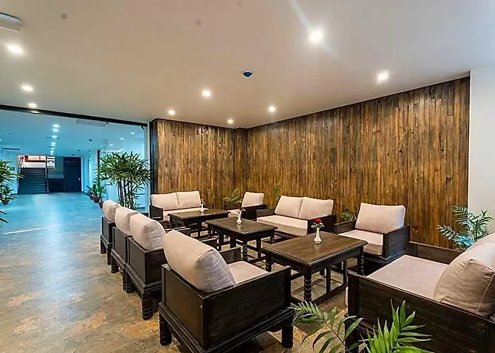 Lo Mustang Hotel 4*